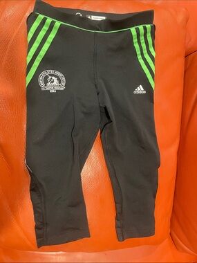 2011 Boston marathon adidas Black Capris Leg with Green Stripes W XS Blokecore